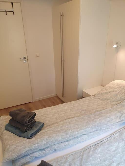 Corner With 2 Bedrooms In The Middle Of The Centre Apartment *