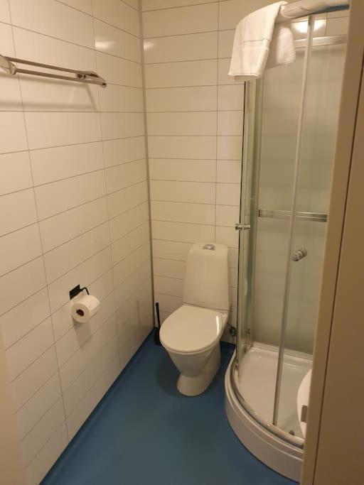 Corner With 2 Bedrooms In The Middle Of The Centre Apartment *