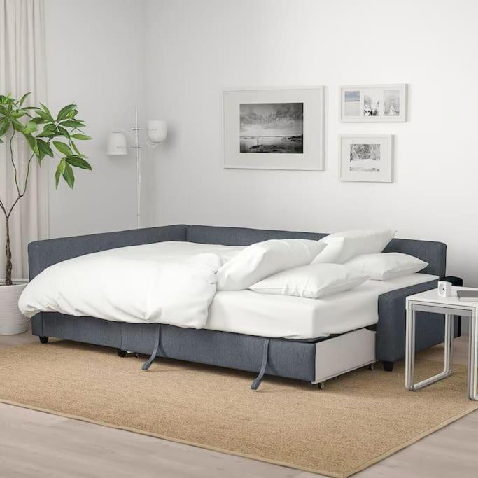 Apartment Corner With 2 Bedrooms In The Middle Of The Centre *